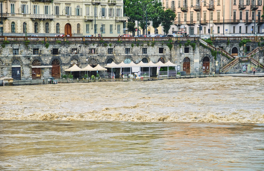 flooding-po-river